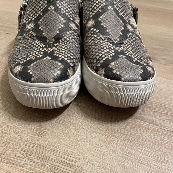 Steve Madden Sneakers - Picture 5 of 7